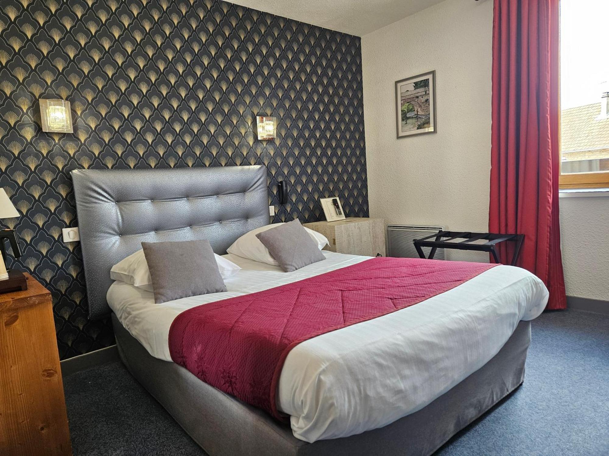 Hotel Le Val D'Amby Hieres-Sur-Amby Exterior foto